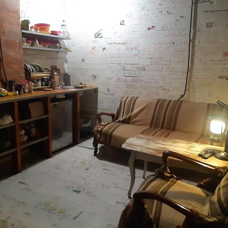 Hostel V Dnepropetrovske Grunge Extérieur photo